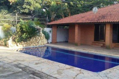 Piscina-e-área-externa-da-clínica-de-reabilitação-para-dependentes-químicos-em-limeira-sp-3x2