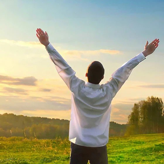 Grupo-Vivência-Clínicas-de-Reabilitação-para-dependentes-químicos-e-alcoólatras-médica-enfermeira-branca-segurando-prancheta-1920x650 (2)